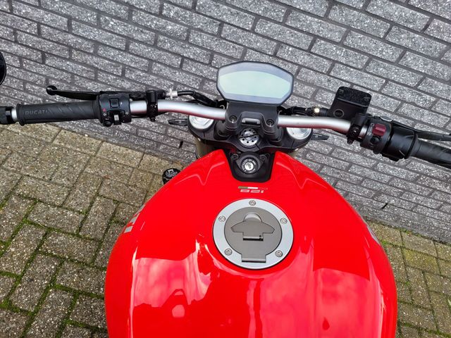 ducati - monster-821