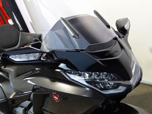honda - gl-1800-goldwing-tour-dct