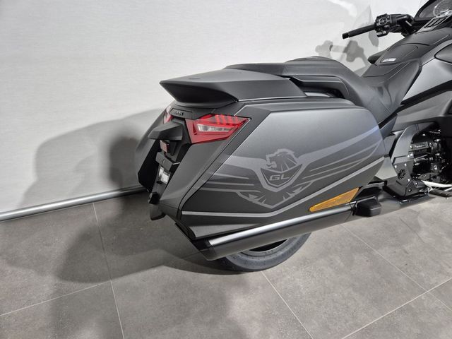 honda - gl-1800-goldwing