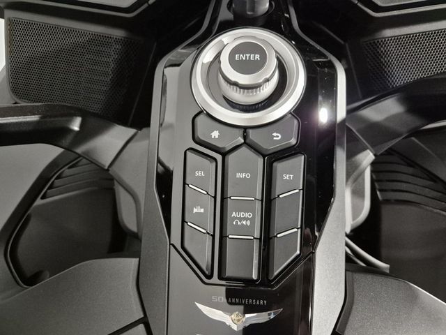 honda - gl-1800-goldwing