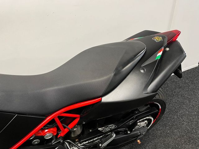 aprilia - dorsoduro-900