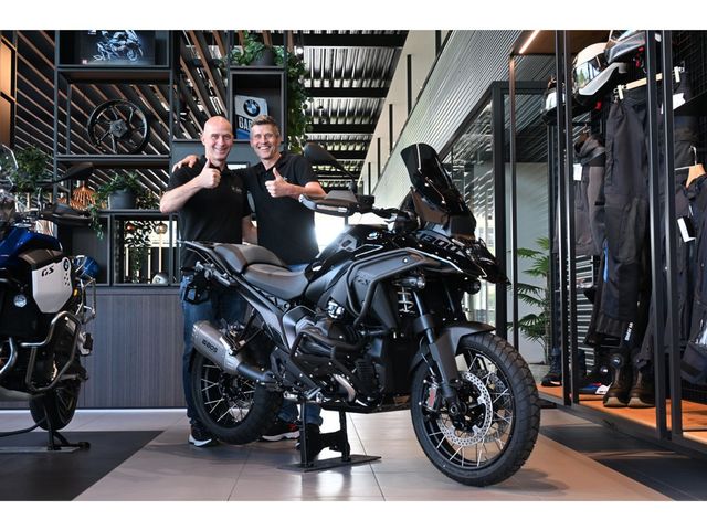 bmw - r-1300-gs-adventure-triple-black