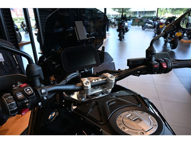 bmw - r-1300-gs-adventure-triple-black