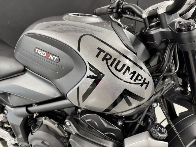 triumph - trident-660