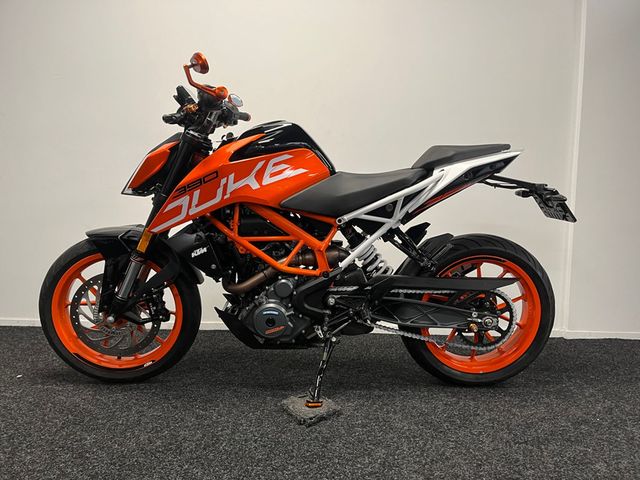 ktm - 390-duke