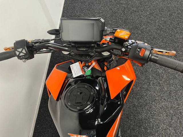 ktm - 390-duke
