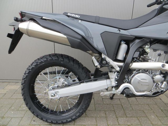suzuki - dr-z-4-s