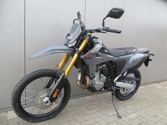 suzuki - dr-z-4-s