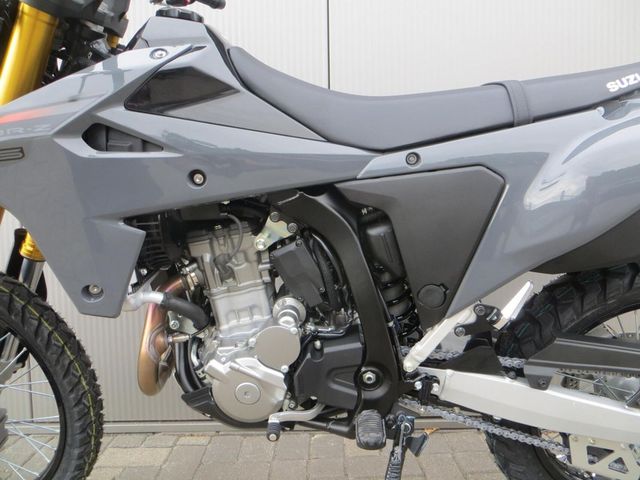 suzuki - dr-z-4-s
