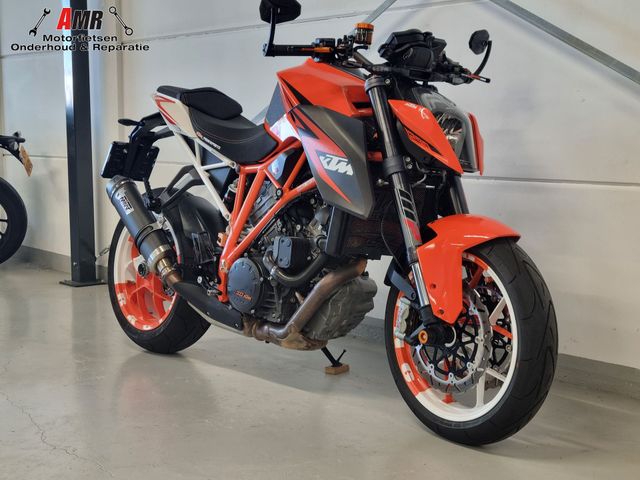 ktm - 1290-super-duke-r