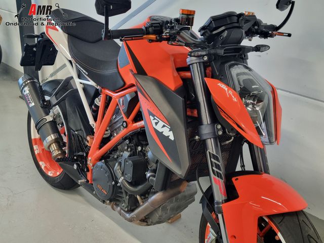 ktm - 1290-super-duke-r