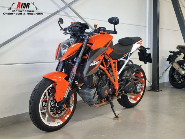 ktm - 1290-super-duke-r