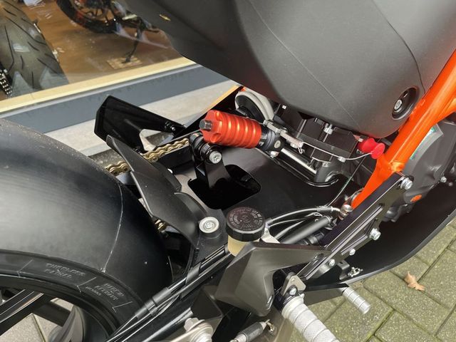 ktm - 1190-rc-8