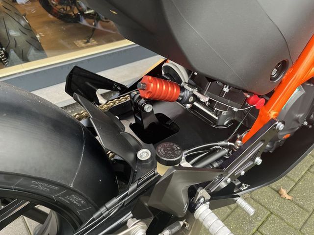 ktm - 1190-rc-8