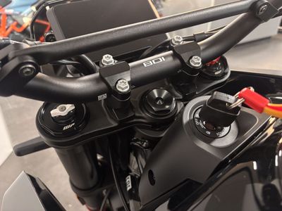HUSQVARNA SVARTPILEN 801 – foto 3