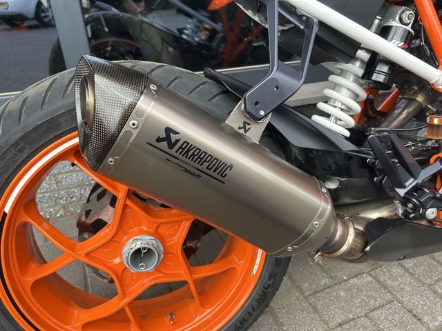 ktm - 1290-super-duke-r