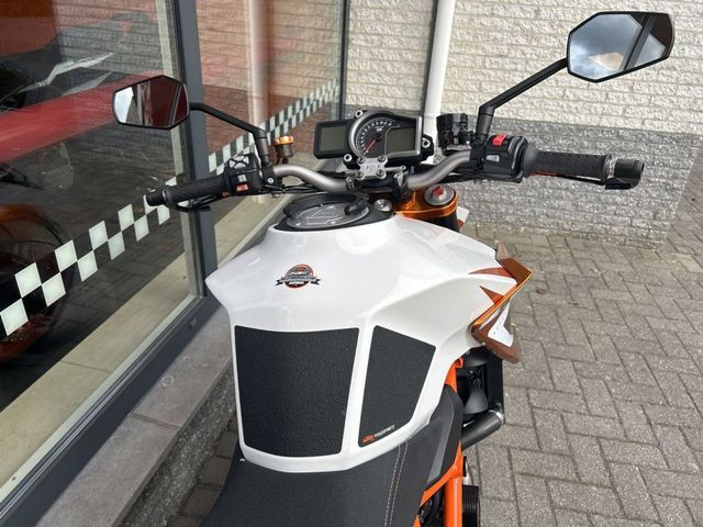 ktm - 1290-super-duke-r