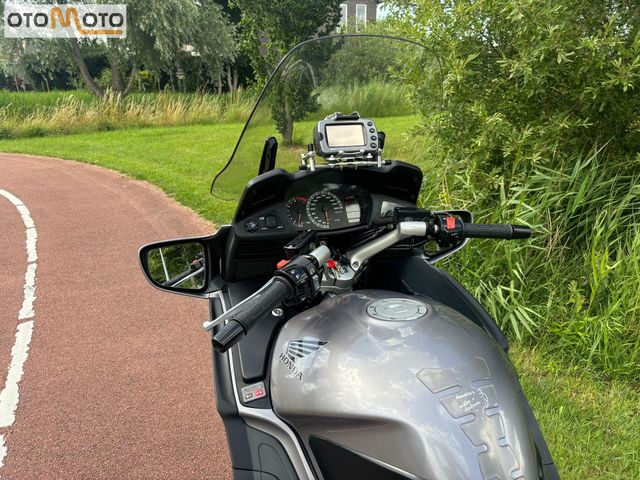 honda - st-1300-pan-european