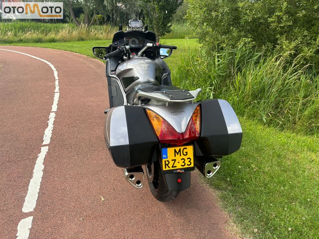 honda - st-1300-pan-european