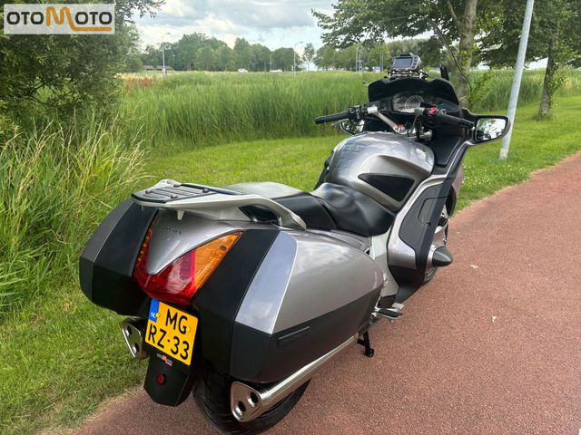 honda - st-1300-pan-european