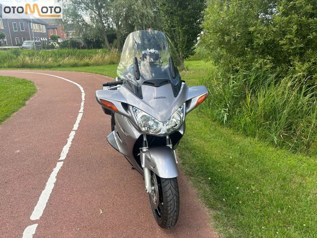 honda - st-1300-pan-european