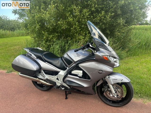 honda - st-1300-pan-european
