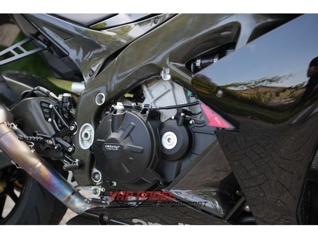 aprilia - rsv-4-r