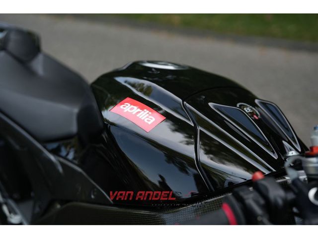 aprilia - rsv-4-r