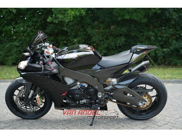 aprilia - rsv-4-r