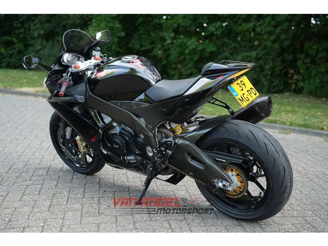 aprilia - rsv-4-r