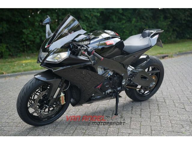 aprilia - rsv-4-r