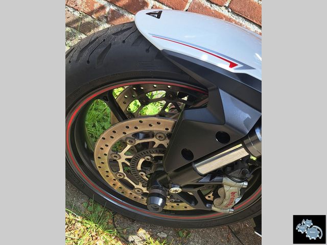 triumph - street-triple-rs