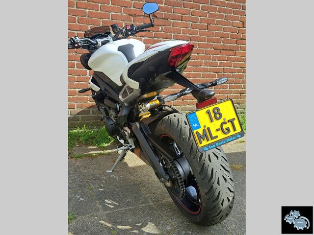 triumph - street-triple-rs