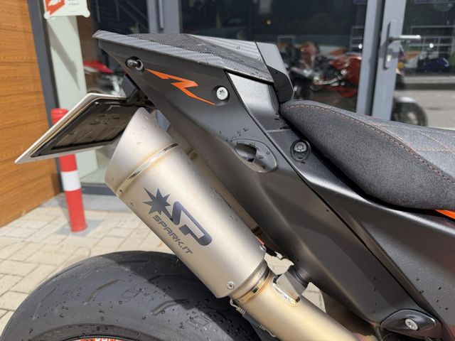 ktm - 1390-super-duke-r-evo
