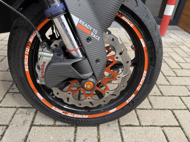 ktm - 1390-super-duke-r-evo