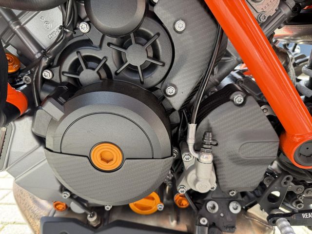 ktm - 1390-super-duke-r-evo