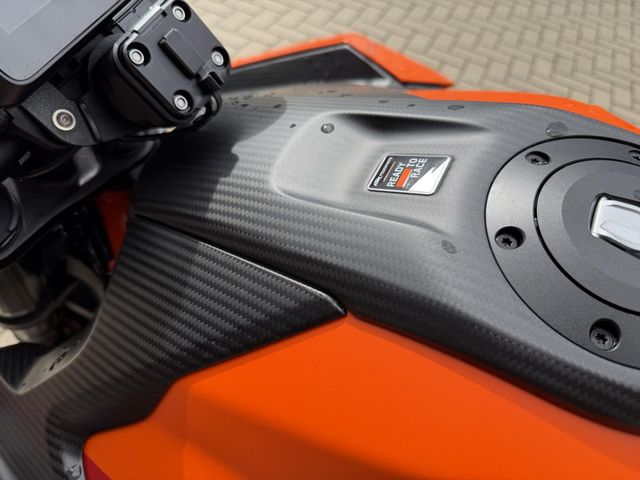 ktm - 1390-super-duke-r-evo