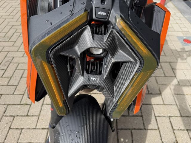 ktm - 1390-super-duke-r-evo
