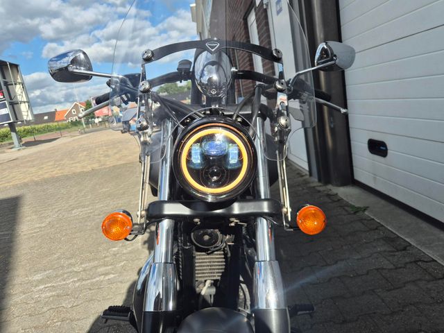 triumph - speedmaster