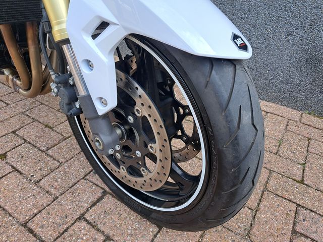 suzuki - gsr-750