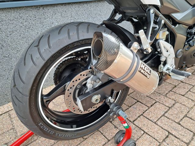 suzuki - gsr-750
