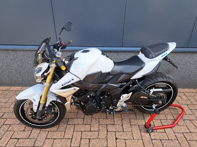 suzuki - gsr-750