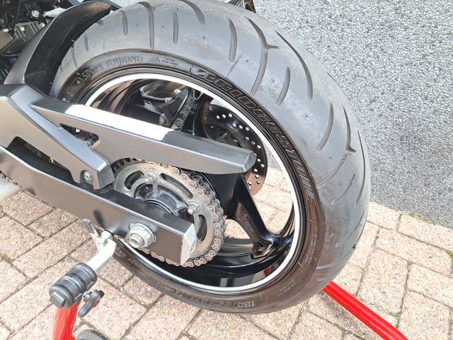suzuki - gsr-750