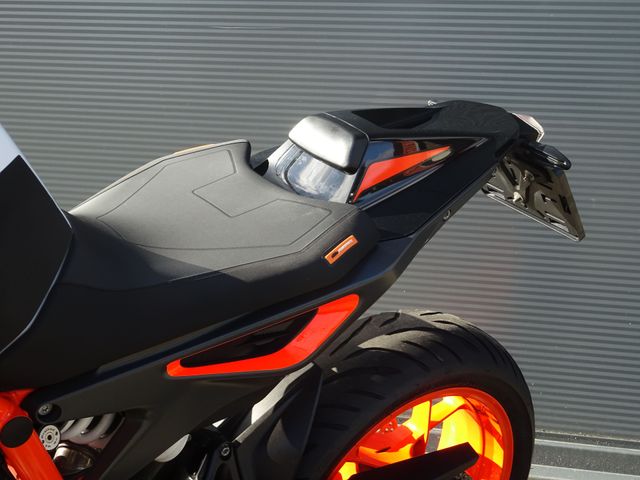 ktm - 890-duke-r
