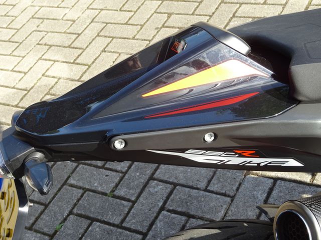 ktm - 890-duke-r