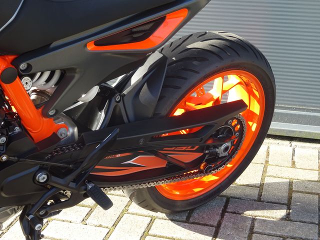 ktm - 890-duke-r