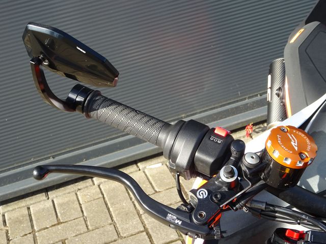 ktm - 890-duke-r