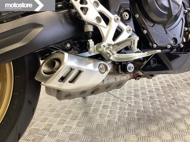 suzuki - gsx-8tt