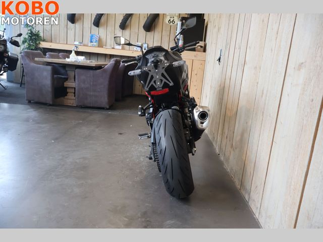 kawasaki - z900