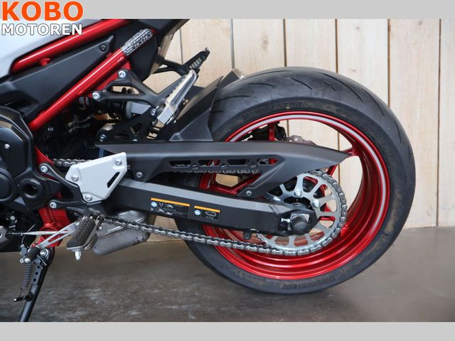 kawasaki - z900